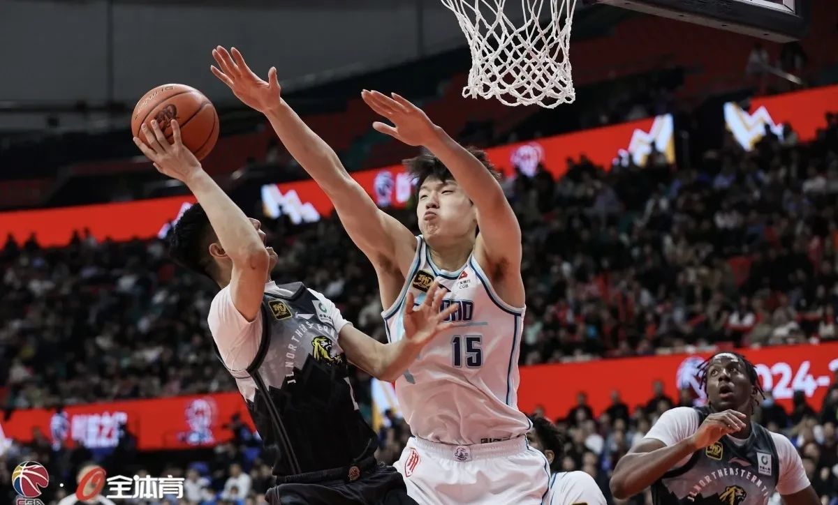 开云入口-包含赛后体能课后，西汉姆单刀错失备战CBA常规赛，气氛紧张，阵容厚度经受考验的词条